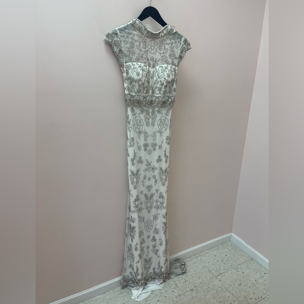 Size 0 Sherri Hill Formal Dress/Bridal